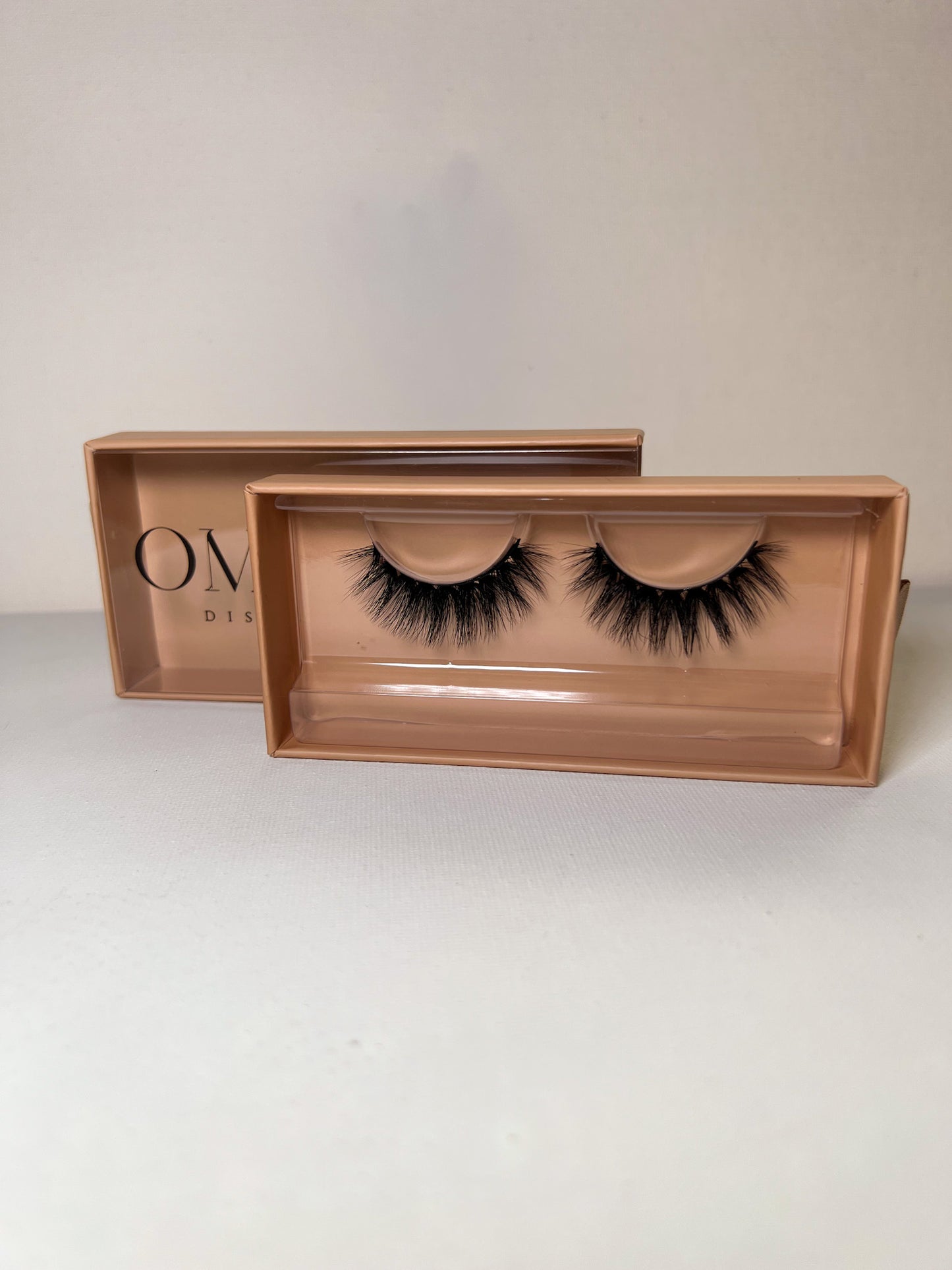 The “Acacia” Lash