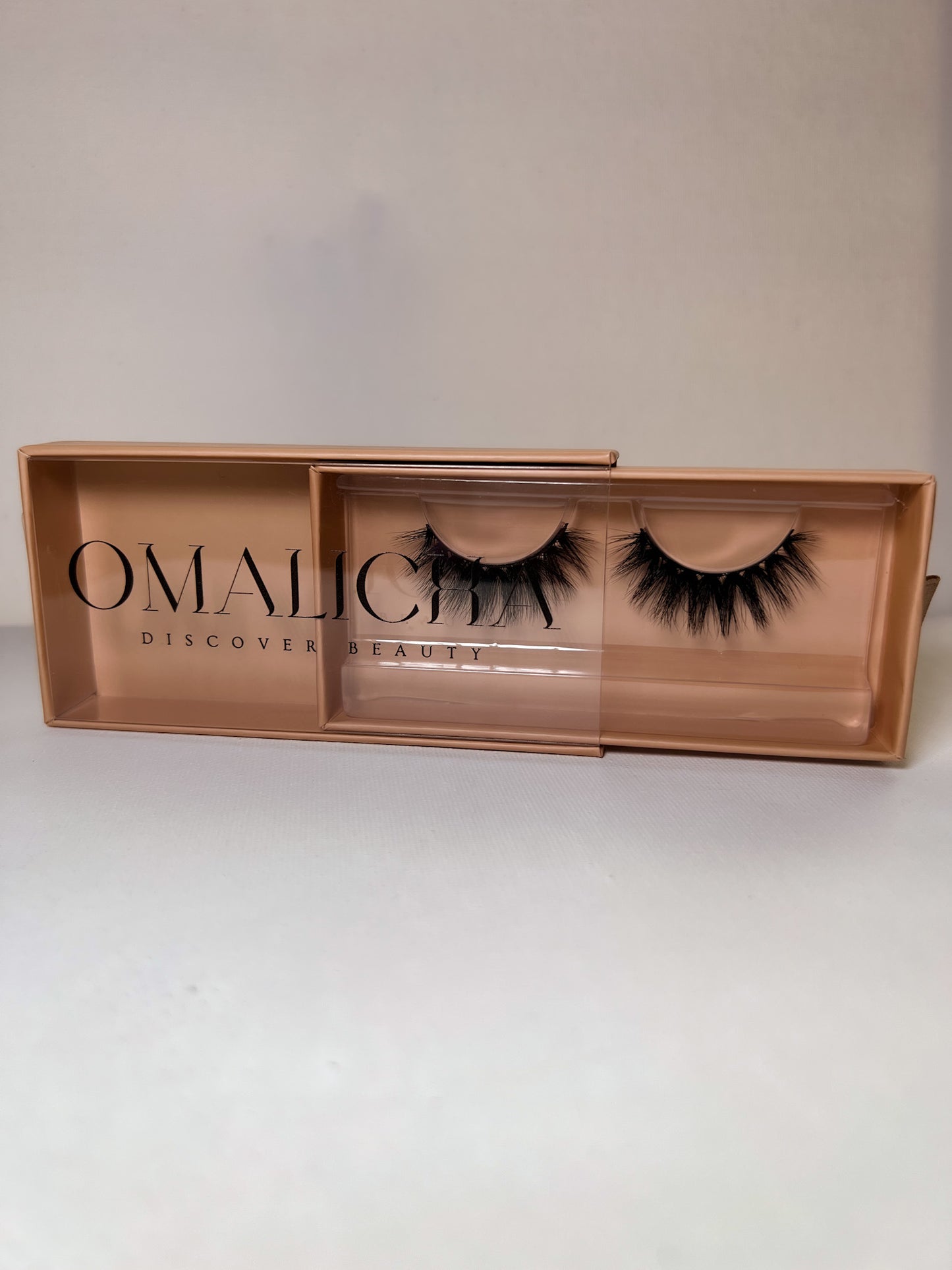 The “Acacia” Lash